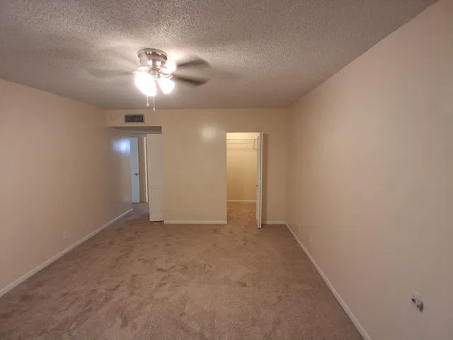 Unit 403 photo 12