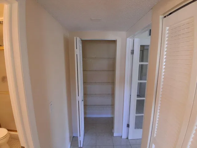 Unit 403 photo 18