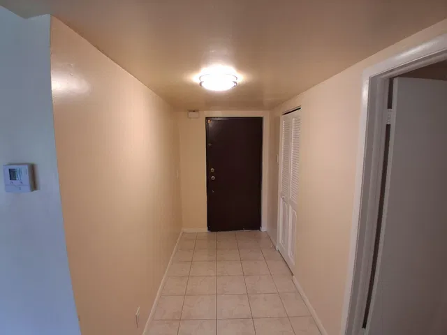 Unit 403 photo 20