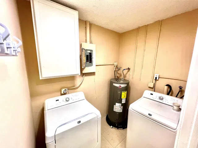 Residence photo 8