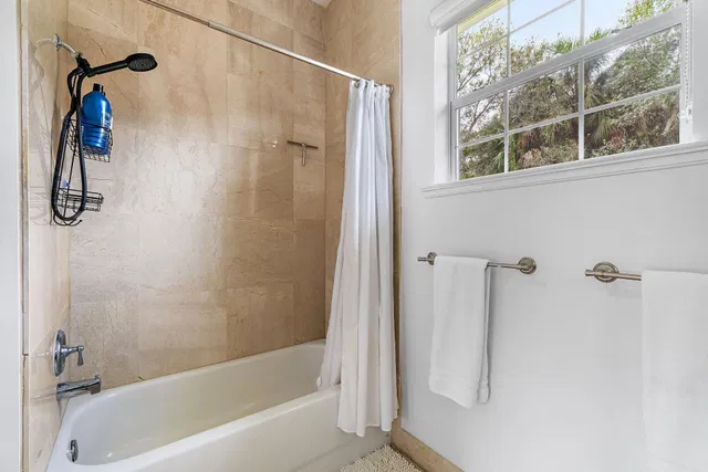 Residence photo 36