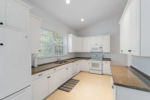 Residence photo 67