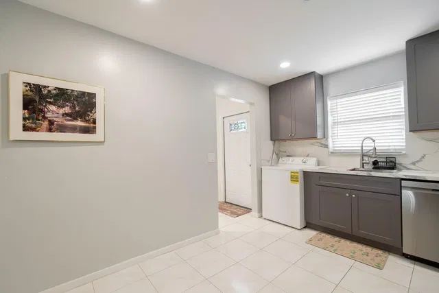 Residence photo 5