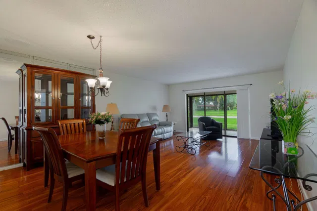 Residence photo 6
