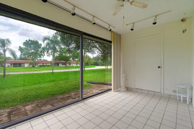 Residence photo 22