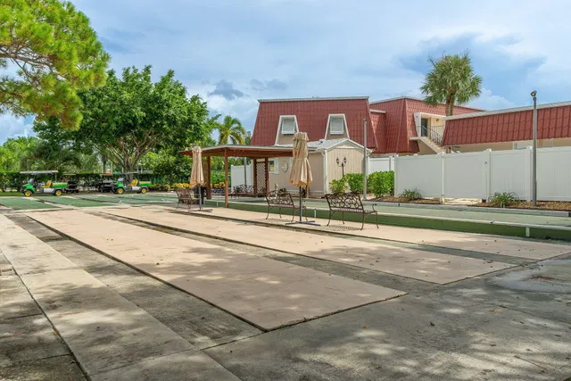Residence photo 41
