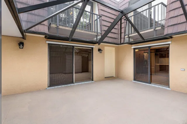  Residence photo 4