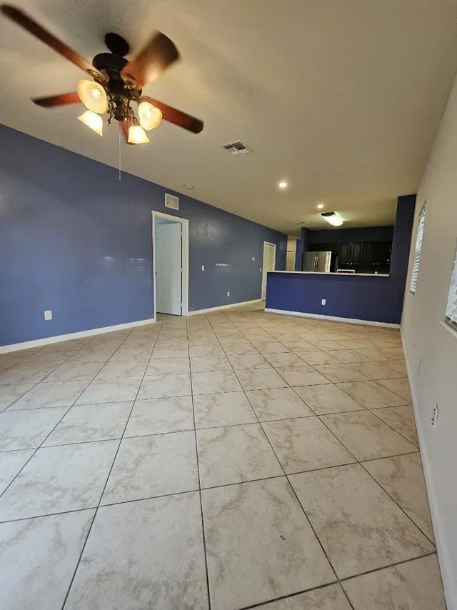Residence photo 6