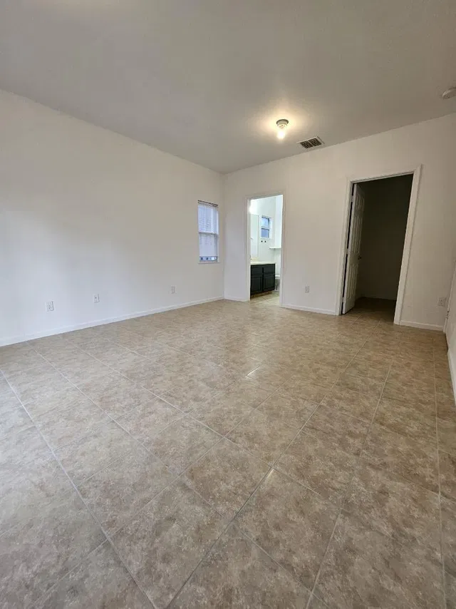 Residence photo 9