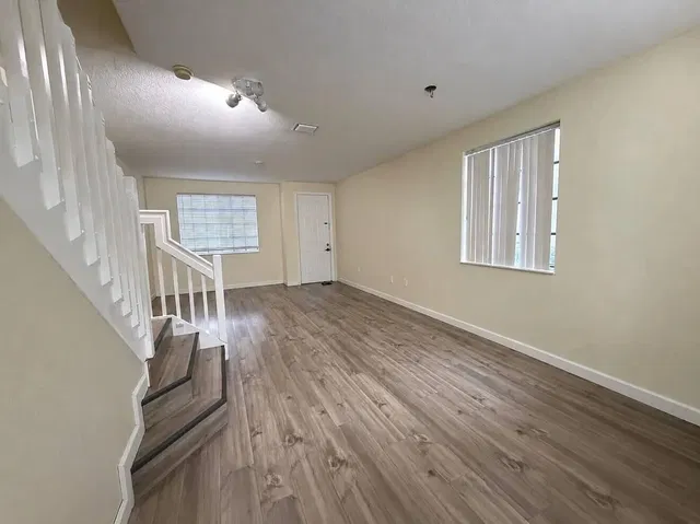 Unit 4116 photo 2