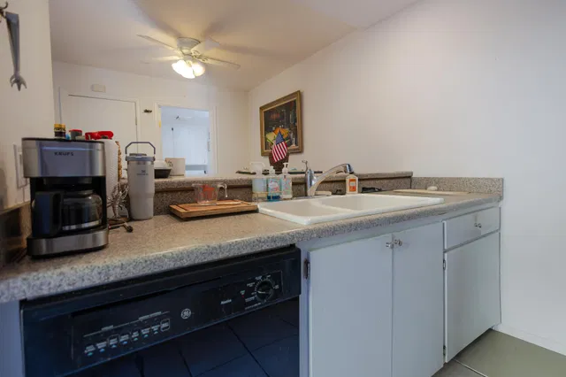  Residence photo 9