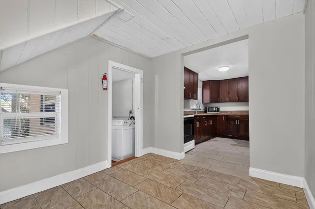  Residence photo 11