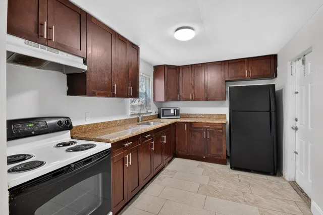  Residence photo 14