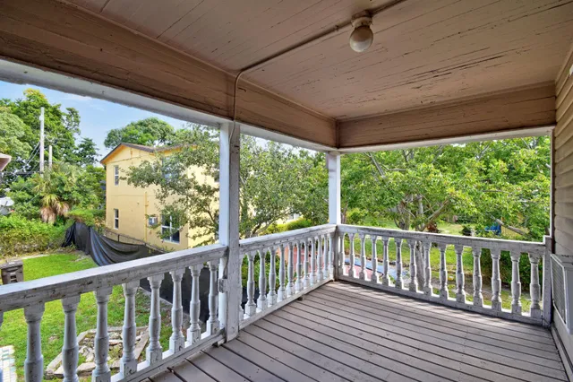  Residence photo 32