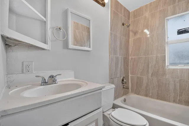  Residence photo 42