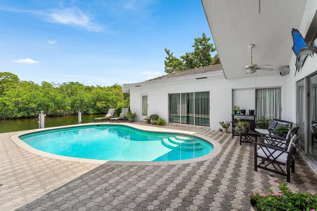 Golden Harbour Residence photo 15