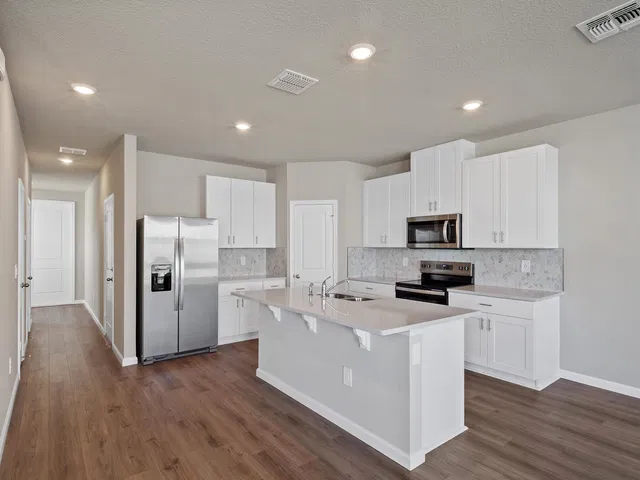  Residence photo 4