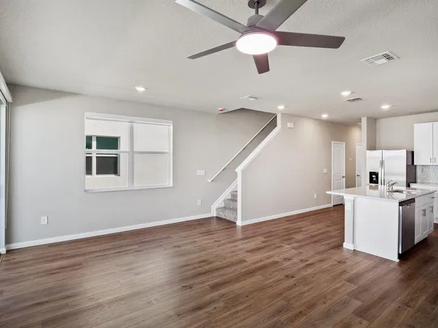  Residence photo 8