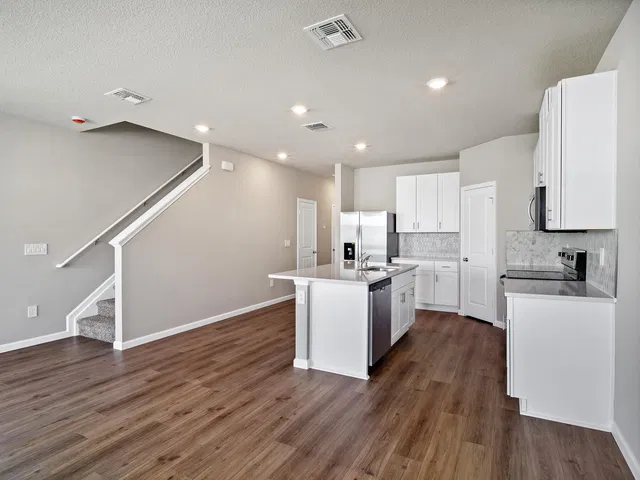  Residence photo 9