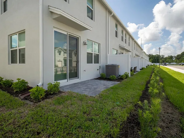  Residence photo 29