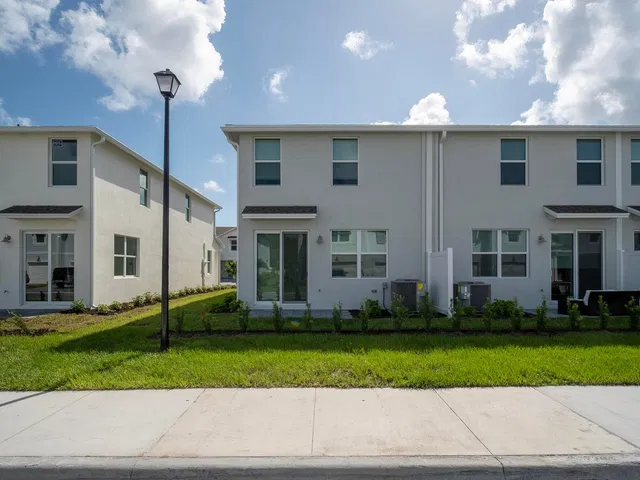  Residence photo 30