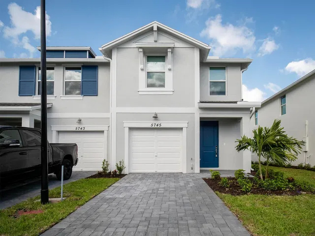  Residence photo 32