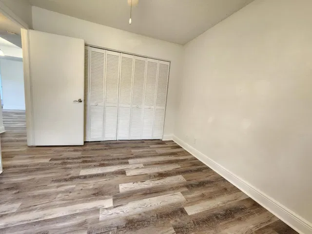 Unit F photo 31