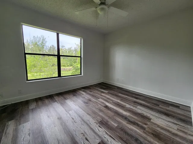  Unit F photo 35