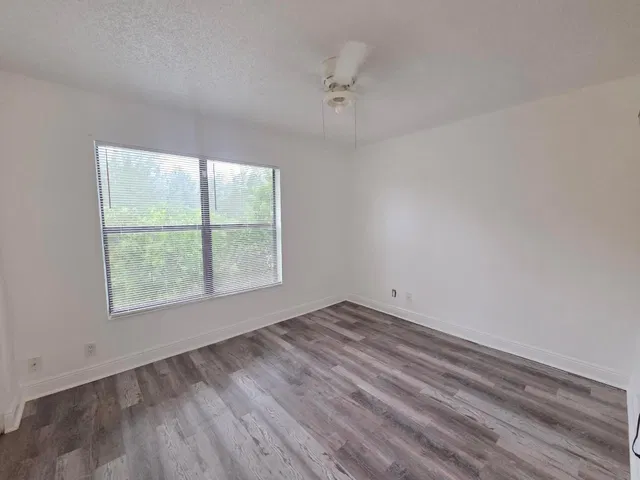  Unit F photo 36