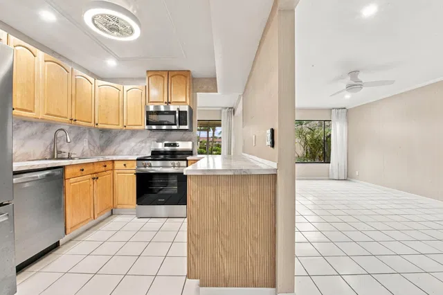 Unit Apt 6 photo 9