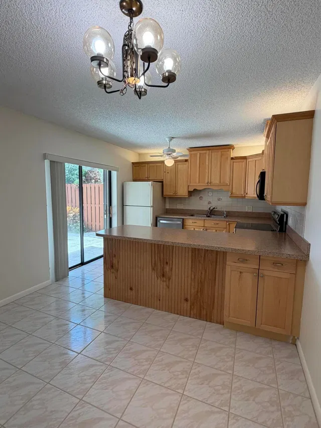  Unit 209 photo 10