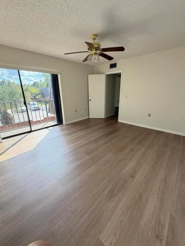  Unit 209 photo 21