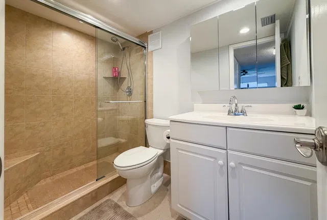 Unit 205 photo 9