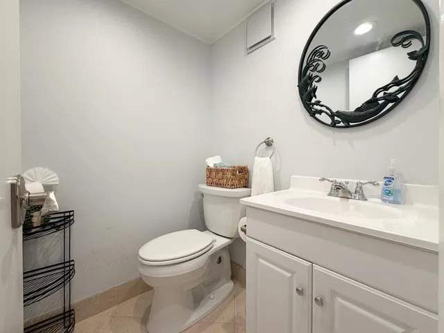 Unit 205 photo 14