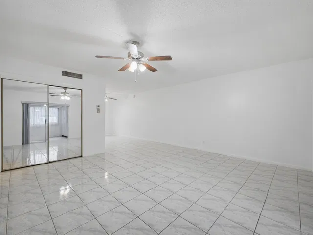  Residence photo 5