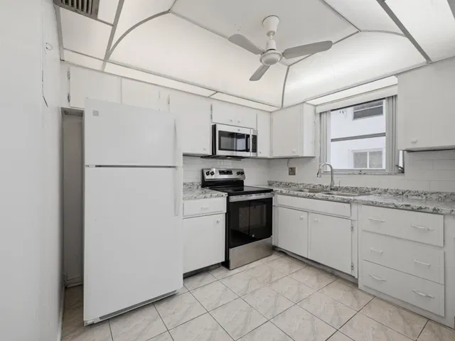  Residence photo 8