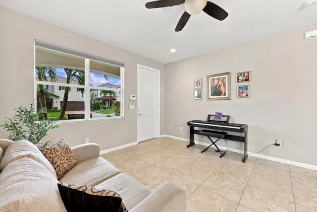  Residence photo 23