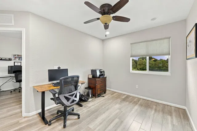  Residence photo 56