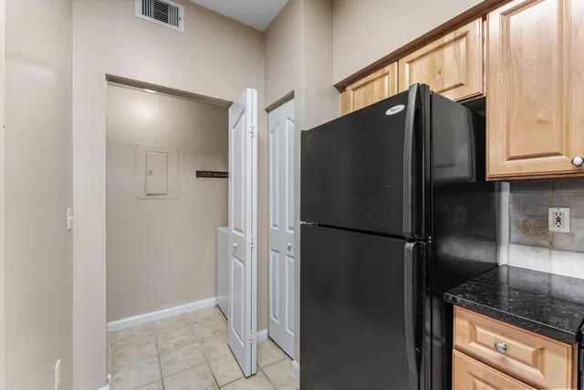  Unit 1211 photo 8