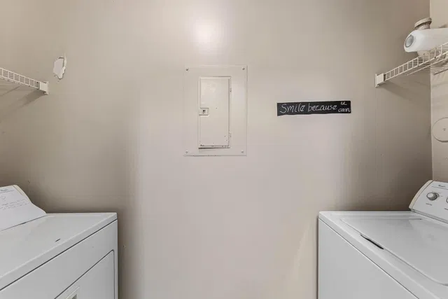  Unit 1211 photo 9