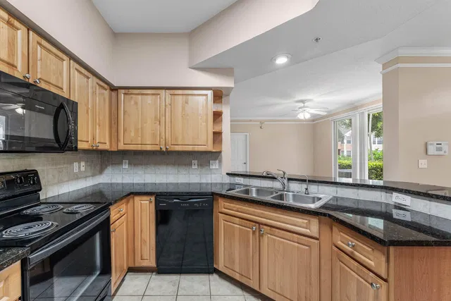  Unit 1211 photo 11