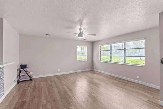 Residence photo 32