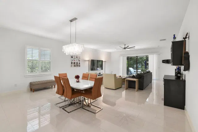 West Palm Beach Residence photo 9