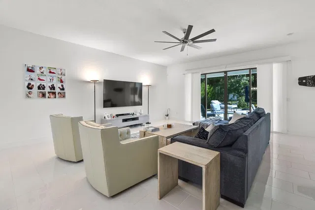 West Palm Beach Residence photo 11