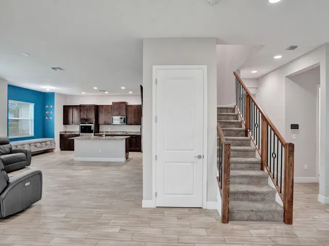 Residence photo 10