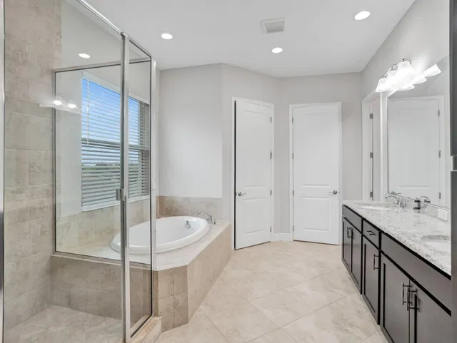 Residence photo 18