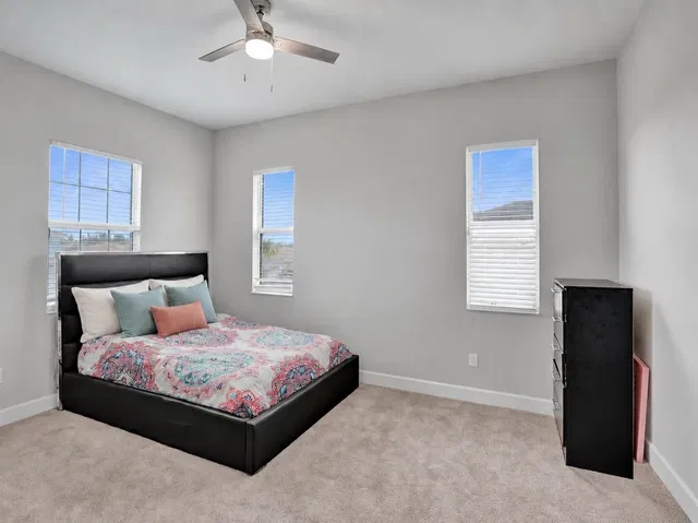 Residence photo 23
