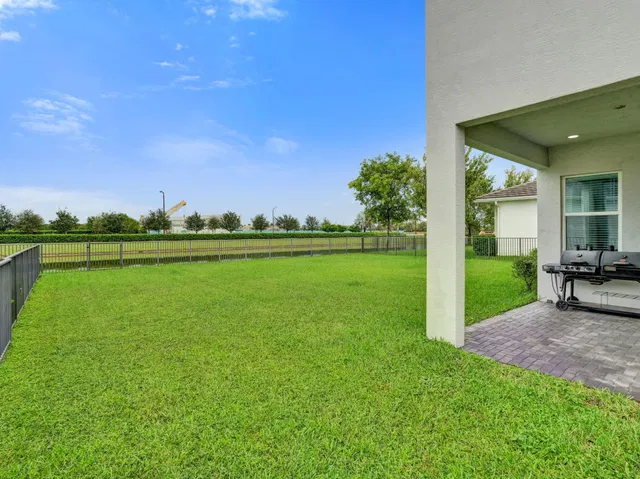 Residence photo 28