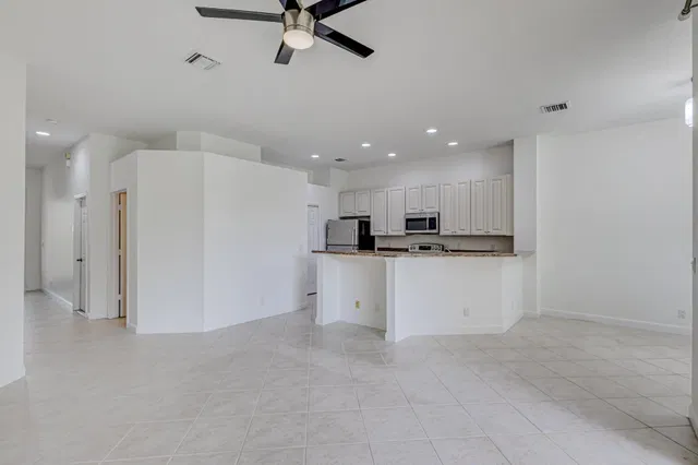 Residence photo 5