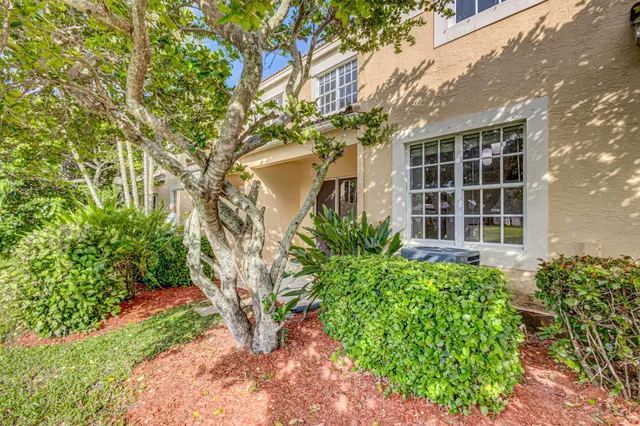 Residence photo 22